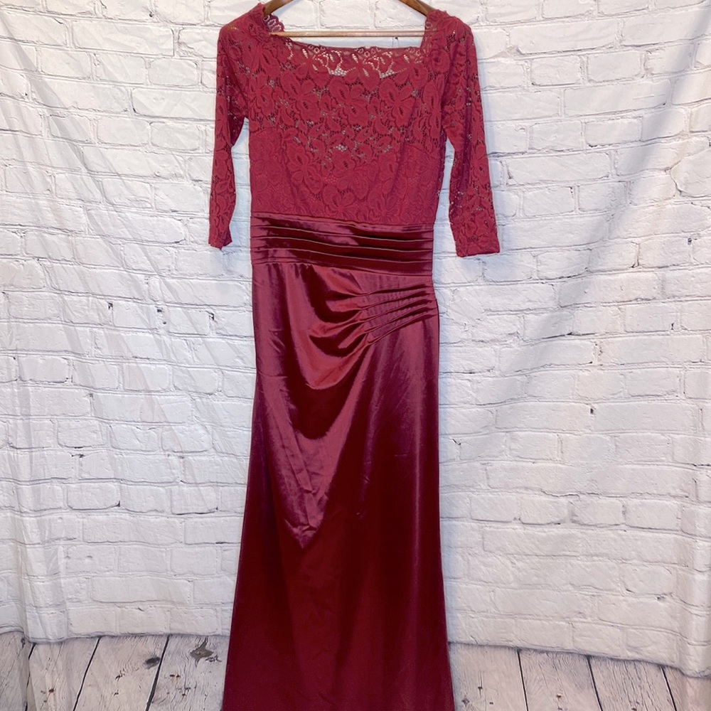Miusol Satin Lace Burgundy Formal Evening Gown Size Medium Excellent Condition